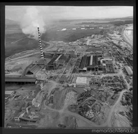 Aspecto aéreo de la fundición y refinería de Ventanas, ca. 1966