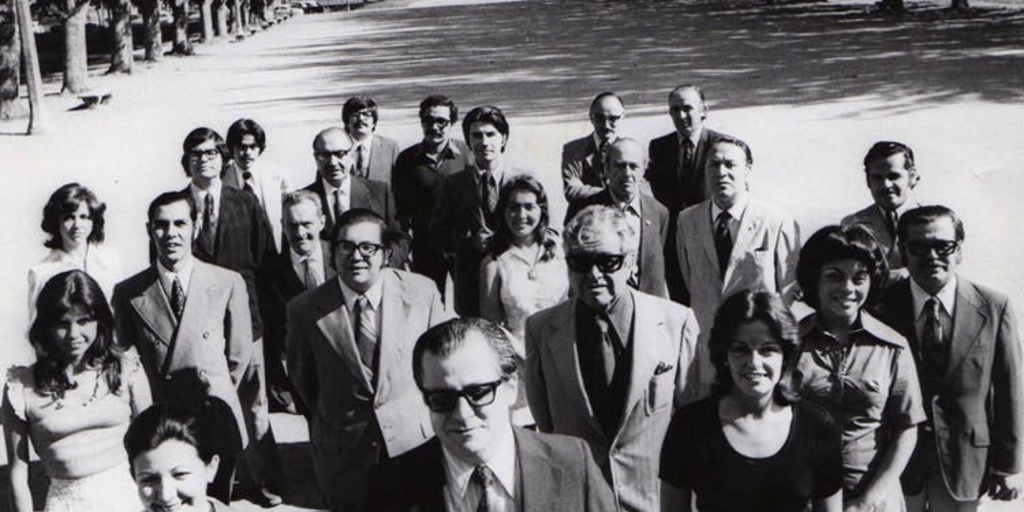 Luis Hernández Parker con equipo de Revista Ercilla, 1972