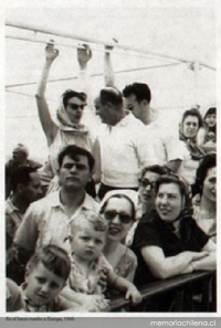 Matilde Pérez en el barco rumbo a Europa, 1960