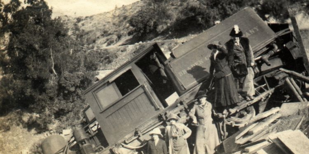 Ferrocarril descarrilado en Sewell, 1919