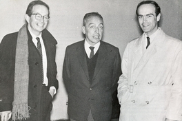 Bernardo Trumper, Eugenio Dittborn y Luis Alberto Heiremans en el Aeropuerto Los Cerrillos, 1964