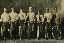 Pedaleando: Socios del Club Ciclista de Valparaíso, revista Zig-Zag, 1909