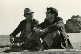 Fidel Sepúlveda y su amigo José Luis Villalba, en la playa de Cobquecura, comienzos de los ochenta