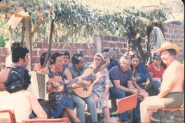 Rolando Cárdenas en la casa de Hernán Sánchez, La Reina, 1982