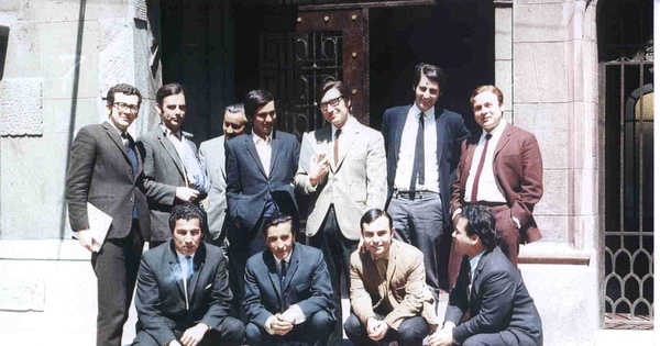 Raúl Mellado, Jorge Teillier, Omar Lara, Waldo Rojas, Ronnie Muñoz, Rolando Cárdenas, Rolando Gabrielli y Ariel Peralta, Santiago, SECH, 1967