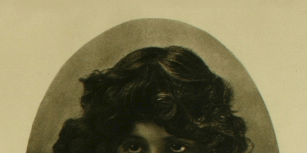 Lily Íñiguez, 1902-1926