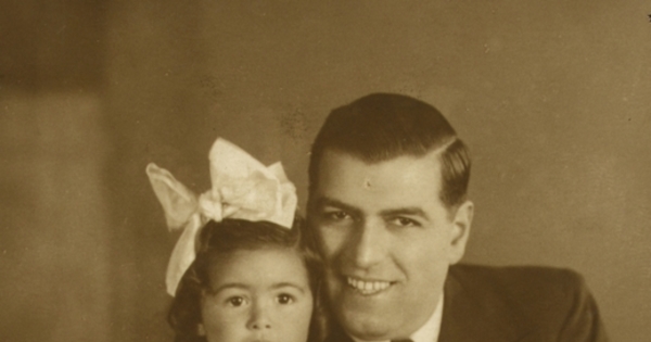 Niñita y su padre, entre 1940 y 1950