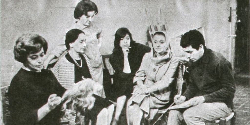 Víctor Jara con las actrices de "Ánimas de día claro"