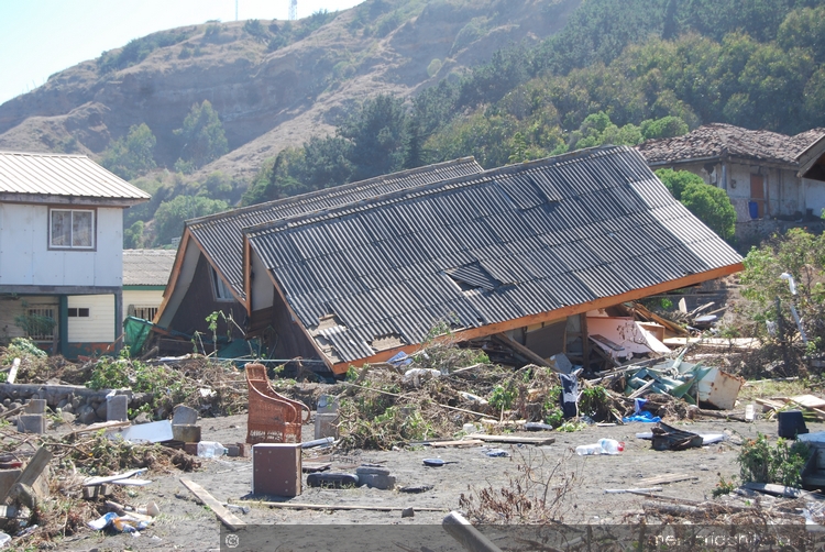 Casa destruida por el terremoto y tsunami, Iloca, febrero de 2010