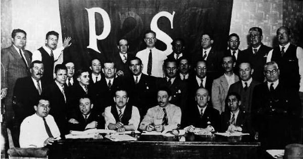 Allende y sus camaradas del Partido Socialista