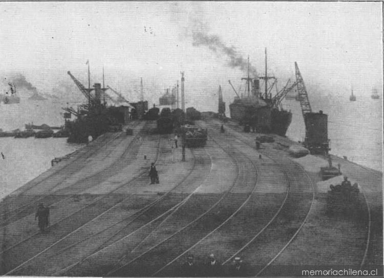 Muelle del carbón de los Ferrocarriles del Estado en Valparaíso