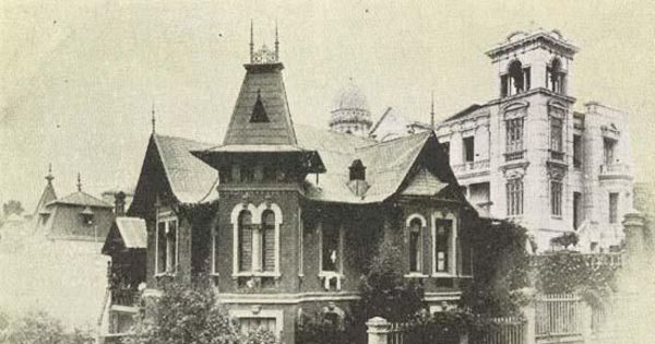 Casa de Luis Edwards Sutil, en la subida del Cerro del Castillo