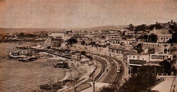 Panoramic view of "El Recreo" Viña del Mar = Panorama del Balneario del Recreo Viña del Mar