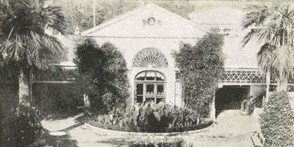 Patio del Gran Hotel, visto desde la estrada