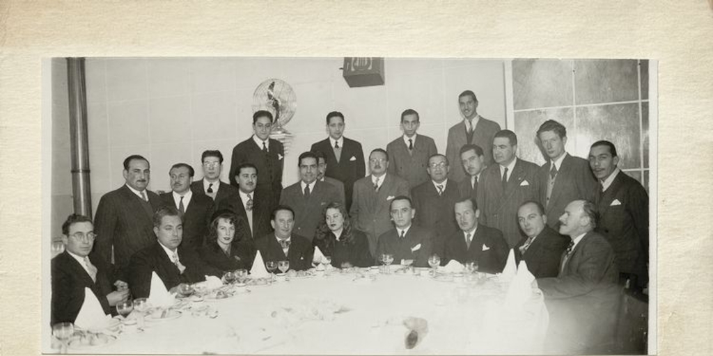  Corporación Educacional Valentín Letelier, preside la mesa Juvenal Hernández, 1948.