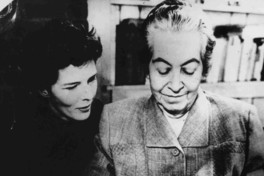 Gabriela Mistral junto a Doris Dana