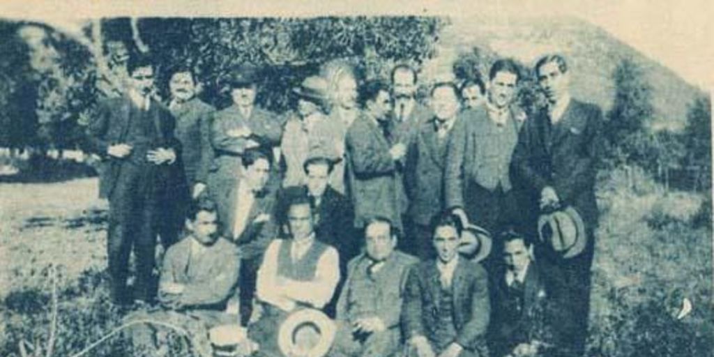 Profesores del Liceo Valentín Letelier en despedida a Carlos Mondaca