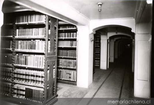 Biblioteca Nacional : almacén de libros