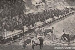 División Camus. Regimiento Buin no.1 embarcándose en un tren del ferrocarril trasandino para dirigirse a Los Andes, mayo de 1891.