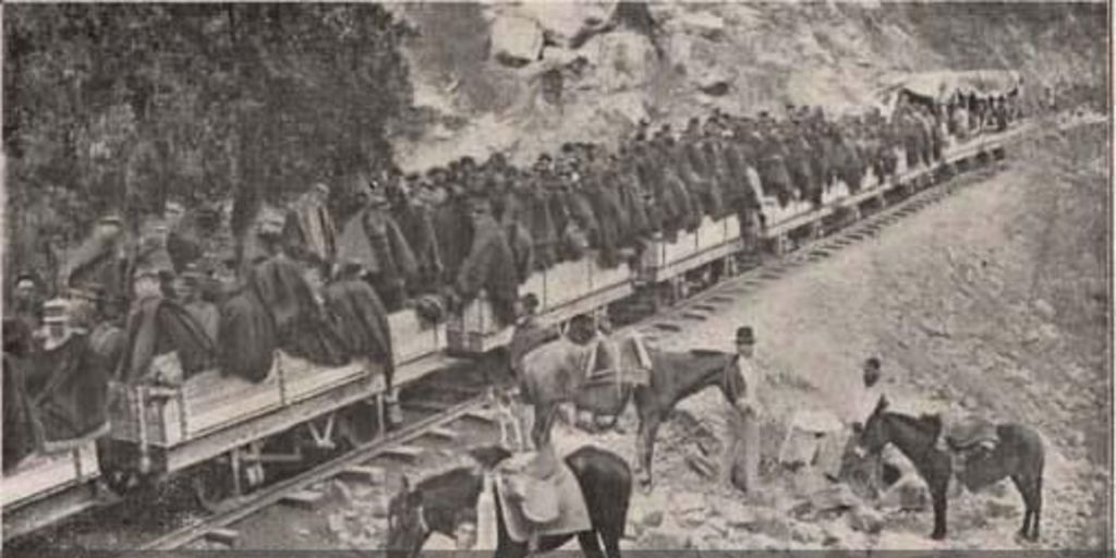 División Camus. Regimiento Buin no.1 embarcándose en un tren del ferrocarril trasandino para dirigirse a Los Andes, mayo de 1891.