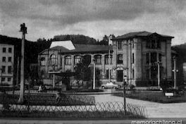 El primer edificio de la Escuela Dental, Paicaví esquina de Chacabuco