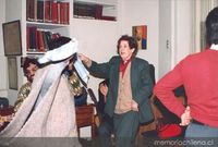 Raquel Barros bailando cueca en la inauguración del Archivo de Literatura Oral y Tradiciones Populares, junio 1993