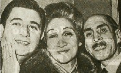Esta fotografía pertenece al semanario TV Guía N ° 1 del 20 de agosto de 1965. En la imagen pueden ver a Anita González, "la Desideria", junto a sus compañeros del programa radial Teletanda, Sergio Silva y Petronio Romo, "Don Casiano". Los libretos del programa eran de Ricardo Montenegro y la dirección correspondía a Miguel Littin- Archivo jpg Esta fotografía pertenece al semanario TV Guía N ° 1 del 20 de agosto de 1965. En la imagen pueden ver a Anita González, "la Desideria", junto a sus compañeros del programa radial Teletanda, Sergio Silva y Petronio Romo, "Don Casiano". Los libretos del programa eran de Ricardo Montenegro y la dirección correspondía a Miguel Littin- Archivo jpg