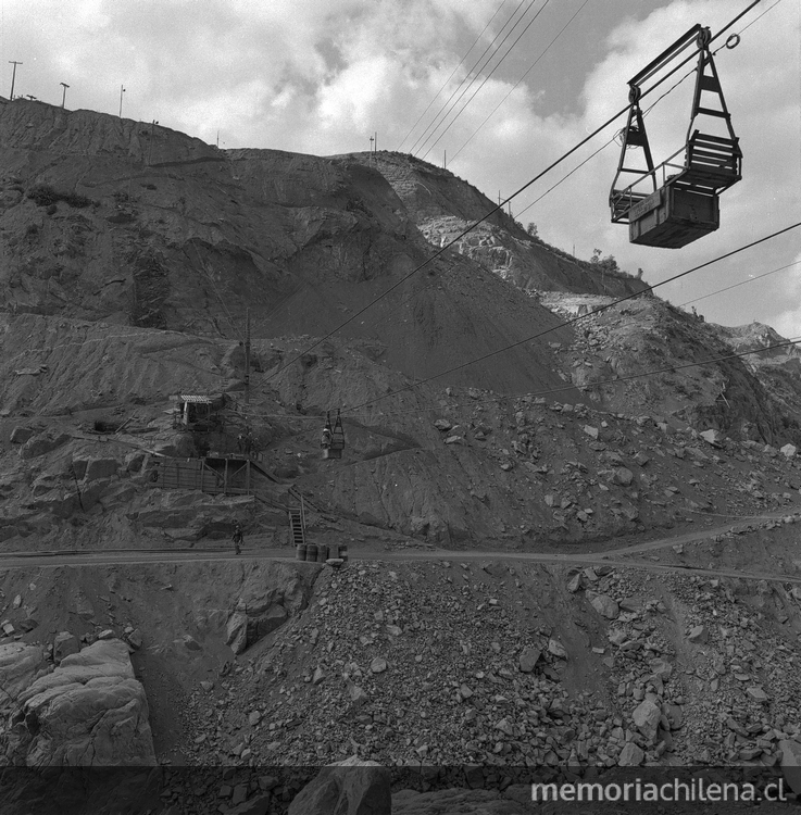 Panorámica de las obras de construcción de la Central Hidroeléctrica Rapel, hacia 1960