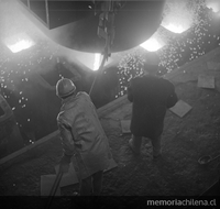 Fundición de acero en la Planta Huachipato de la Compañía de Aceros del Pacífico, hacia 1960