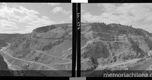 Panorámica de las obras de construcción de la Central Hidroeléctrica Rapel, hacia 1960