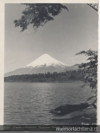 Volcán Osorno desde El Puntiagudo, c. 1940