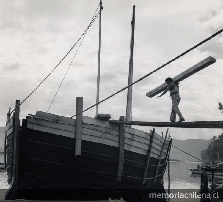 Trabajo en astillero del Maule, 1950