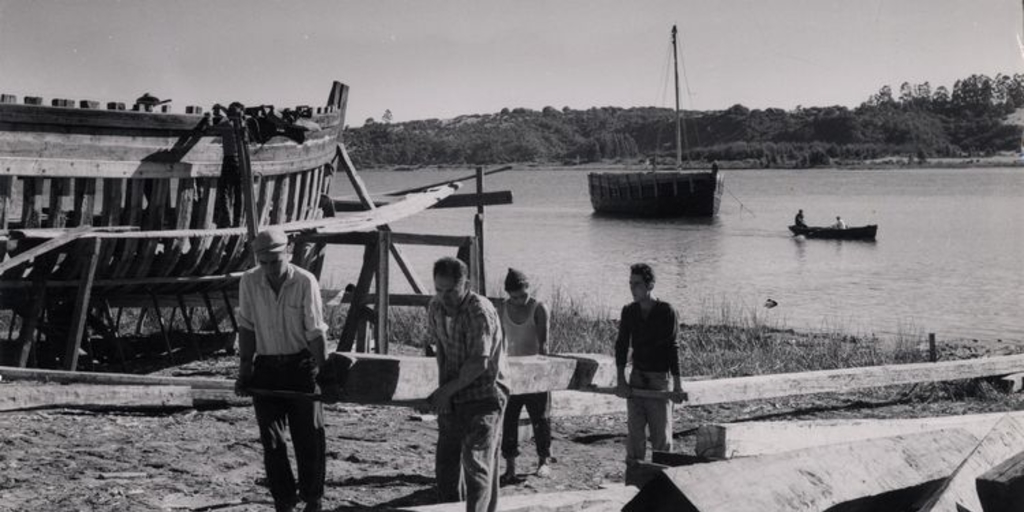 Labores en astillero del Maule, 1950