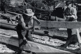 Trabajadores en astillero del Maule, 1950