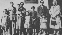 Familia constituida legalmente, siendo inspeccionada por la Visitadora social, 1928