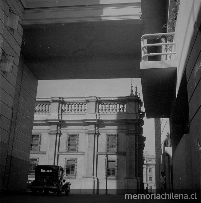 Vista de un costado del Palacio de la Moneda