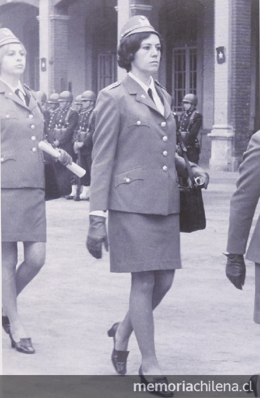 Ximena Blanco, enfermera de guerra. Santiago, hacia 1970