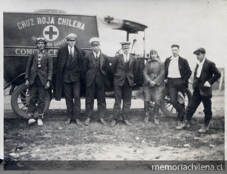 Voluntarios de la Cruz Roja Chilena