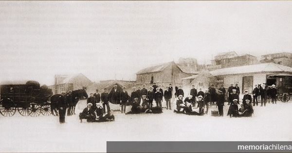 Miembros de la Sección Masculina de la Cruz Roja de Punta Arenas, hacia 1930