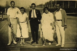 Jugadores de la final del doble mixto en las canchas del International Tennis Club, 1923