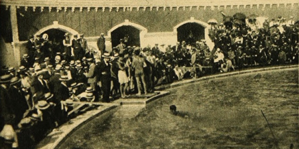 Piscina de la Quinta Normal, 1923