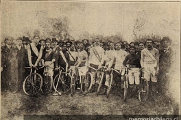 Carrera de ciclistas en la elipse del Parque Cousiño, 1908
