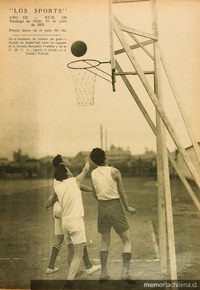 Partido de básquetbol entre el Escuela Benjamin Franklin y el YMCA en el Estadio Policial, 1925