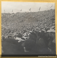 Estadio lleno de gente [fotografía]