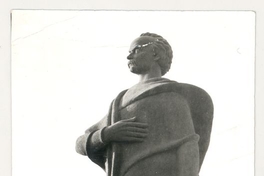 Estatua de Balmaceda en piedra