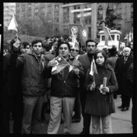 [Manifestación en el bandejón central de Alameda]