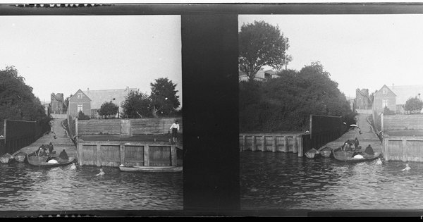 Una calle desde el río torreón, Valdivia 1907