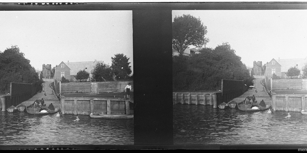 Una calle desde el río torreón, Valdivia 1907