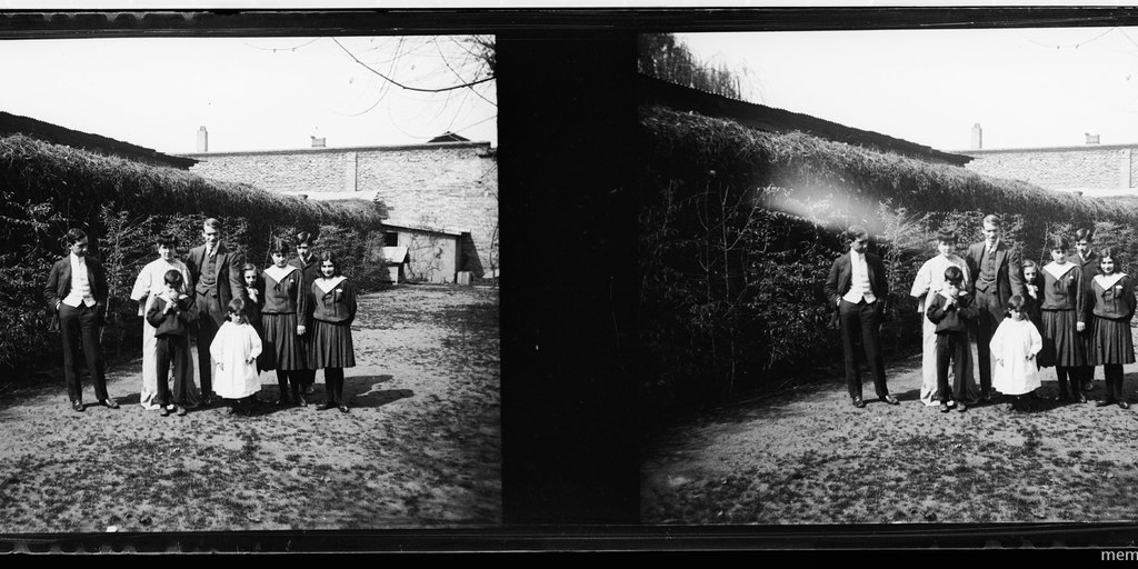 En la casa de de Vicuña Mackenna, Ernesto Julián y Sra. 1906