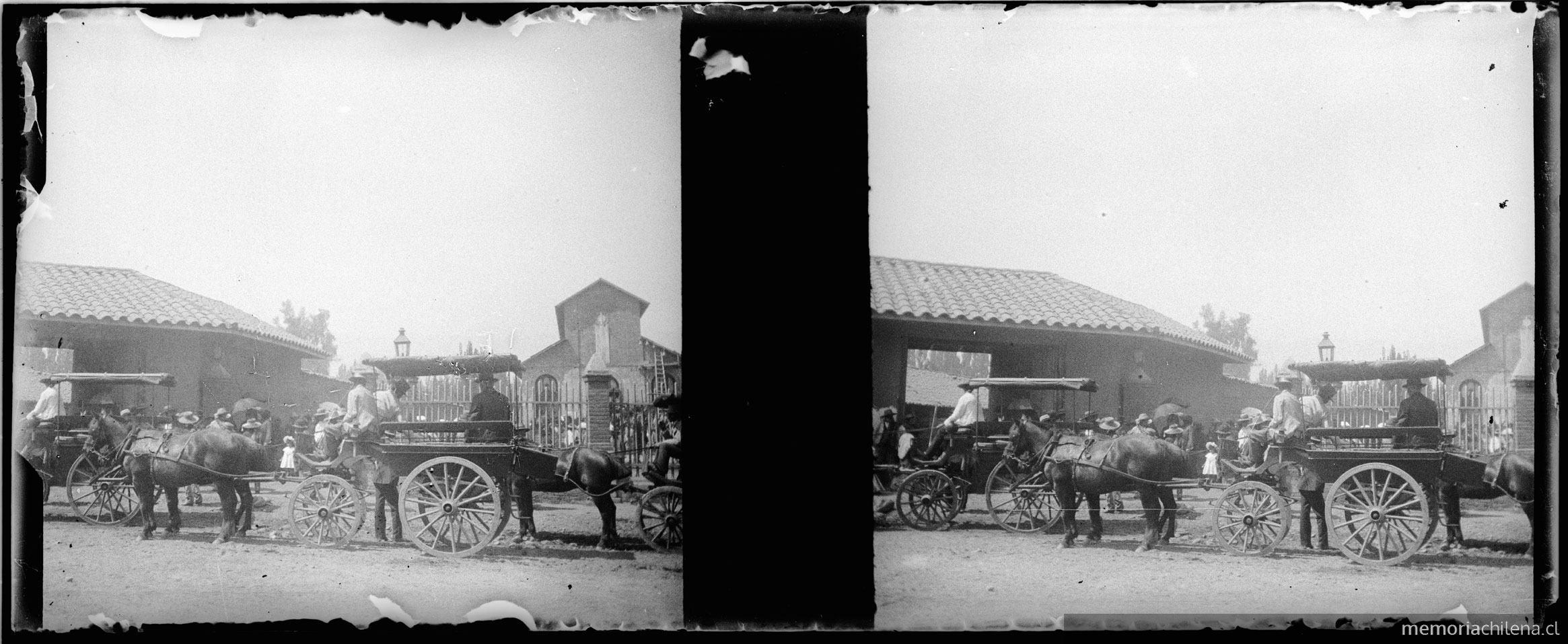 Salida de misa en Placilla en coche, Chimbarongo 1906